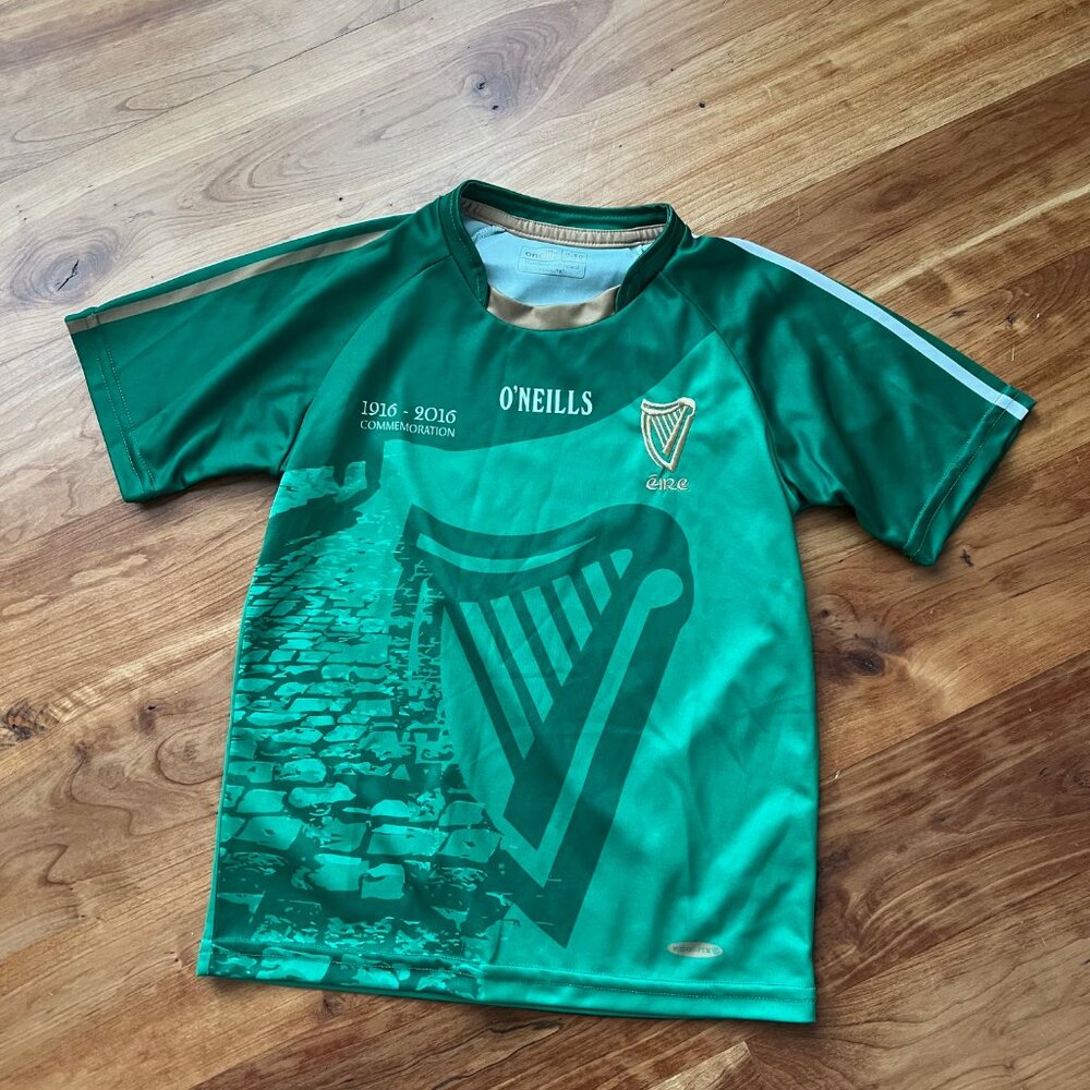 NWT** IRELAND O'Neills youth short sleeve shirt - St. Patricks Day